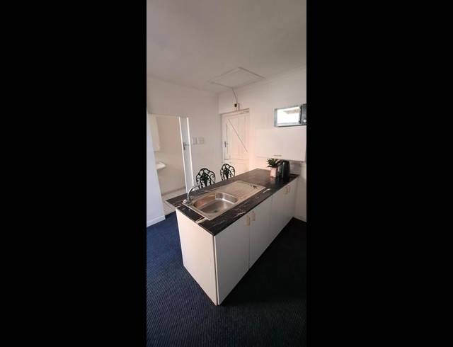 1 BEDROOM PROPERTY TO RENT IN GOODWOOD CENTRAL